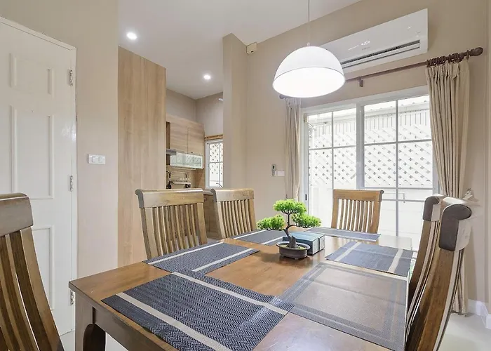 Modern 3br Rama Mansion Near Airport Amenities