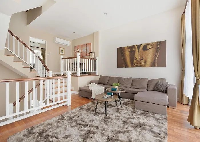 Modern 3br Rama Mansion Near Airport Amenities بيت للعطل