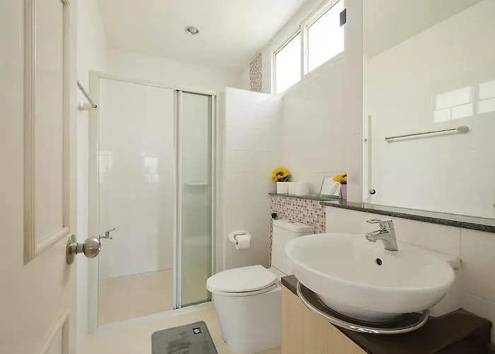 Modern 3br Rama Mansion Near Airport Amenities بيت للعطل *
